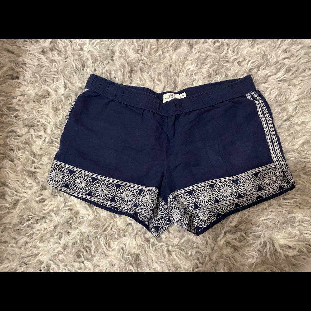 Vineyard Vines size m women’s shorts